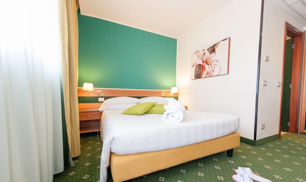 Bv Hotel Oly โรม ภายนอก รูปภาพ